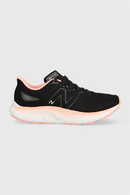Bežecké topánky New Balance Fresh Foam Evoz v2 čierna farba