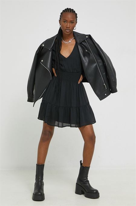 Šaty Abercrombie & Fitch čierna farba