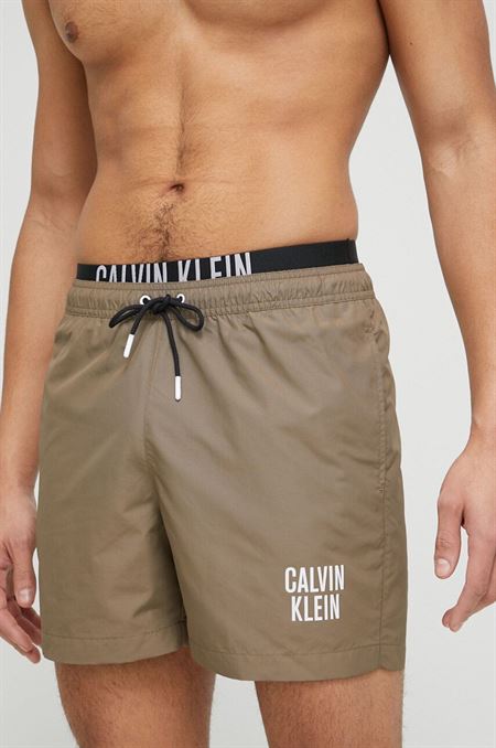 Plavkové šortky Calvin Klein hnedá farba