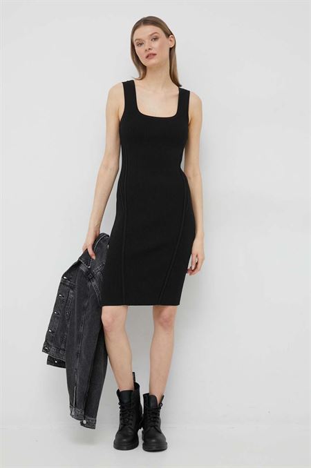 Šaty Calvin Klein čierna farba