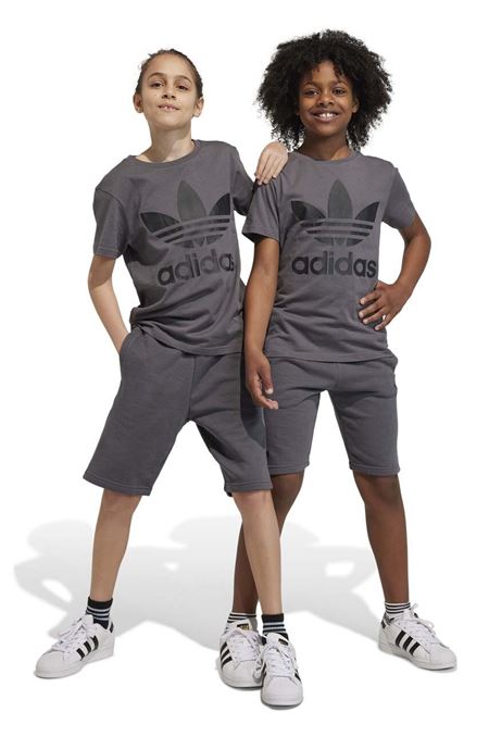Detské krátke nohavice adidas Originals šedá farba