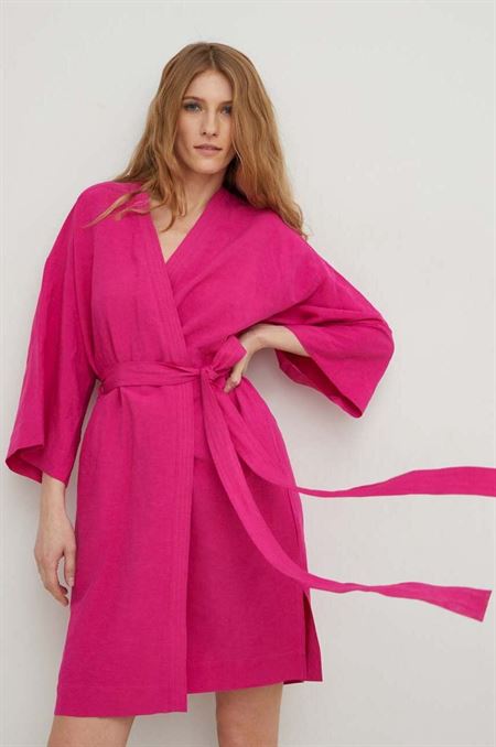 Ľanové šaty Answear Lab X limitovaná kolekcia SISTERHOOD ružová farba