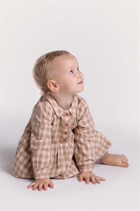 Detské bavlnené šaty Coccodrillo béžová farba