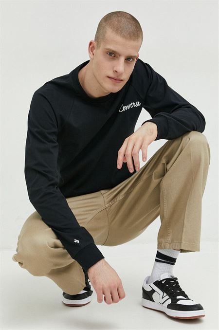 Bavlnené tričko s dlhým rukávom Converse čierna farba